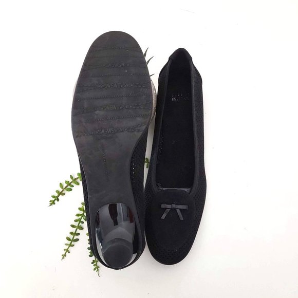 Stuart Weitzman Made in Spain Black Perforated Suede Bow Kitten Heel Flats SZ 11 - Picture 8 of 10